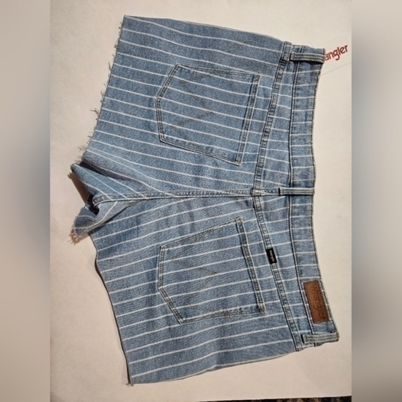 Wrangler Jean Shorts - Picture 5 of 5